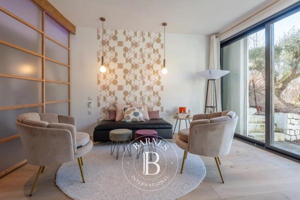 Limonest, Propriété 5 Chambres -  300 m² à vendre