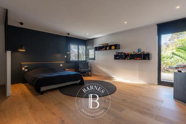 Limonest, Propriété 5 Chambres -  300 m² à vendre