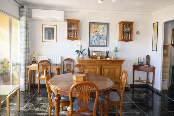 Toulon (83000) RARE Vue sur la Mer à Toulon Viager ou nue propriété occupé par une H 86 ans