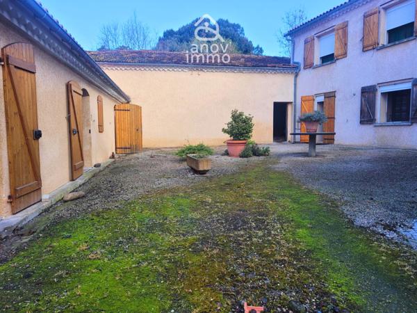 Propriete
                                                                                                                                                                                                                                                                                                                        8 pièce(s)                                                                                                                                                                                                          5 chambre(s)                                                                                                                                                                                                          270  m²