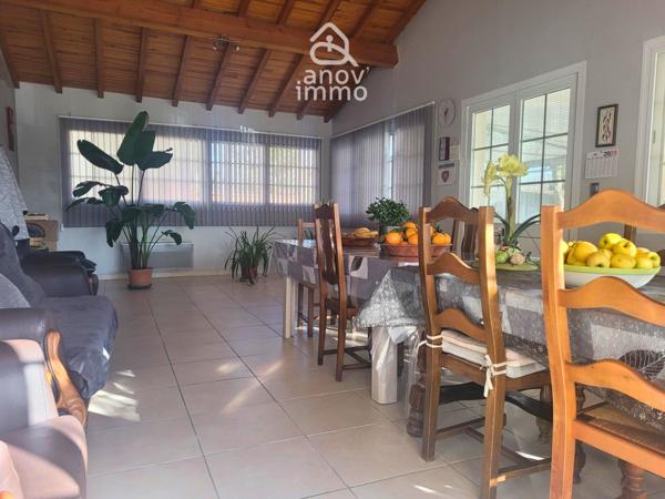 Propriete
                                                                                                                                                                                                                                                                                                                        8 pièce(s)                                                                                                                                                                                                          5 chambre(s)                                                                                                                                                                                                          270  m²