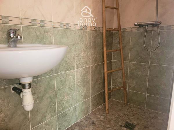 Propriete
                                                                                                                                                                                                                                                                                                                        8 pièce(s)                                                                                                                                                                                                          5 chambre(s)                                                                                                                                                                                                          270  m²