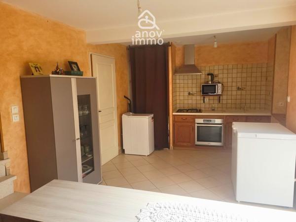 Propriete
                                                                                                                                                                                                                                                                                                                        8 pièce(s)                                                                                                                                                                                                          5 chambre(s)                                                                                                                                                                                                          270  m²