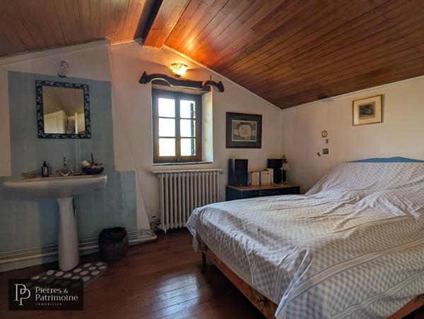 Sos (47170) Presbytère en pierre sur 2ha de terrain