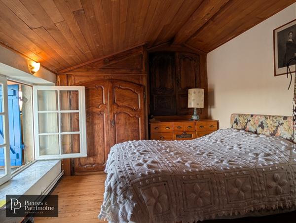 Sos (47170) Presbytère en pierre sur 2ha de terrain