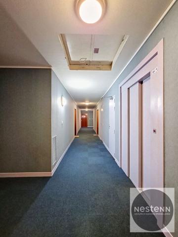 Dernier étage avec ascenseur - T4 lumineux de 82,93 m² avec vue dégagée et 2 stationnements
