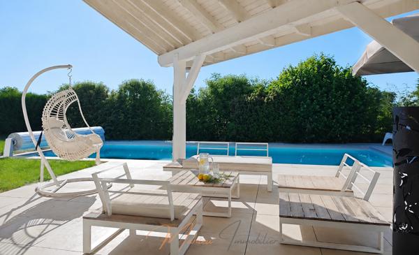 Maison 8 pièces 191m² à vendre à Échenevex 01170 À VENDRE – ÉCHENEVEX – MAISON FAMILIALE DE 191 M² DANS UN CADRE CHAMPÊTRE AVEC PISCINE CHAUFFÉE