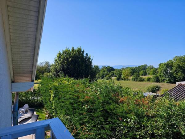 Maison 8 pièces 191m² à vendre à Échenevex 01170 À VENDRE – ÉCHENEVEX – MAISON FAMILIALE DE 191 M² DANS UN CADRE CHAMPÊTRE AVEC PISCINE CHAUFFÉE