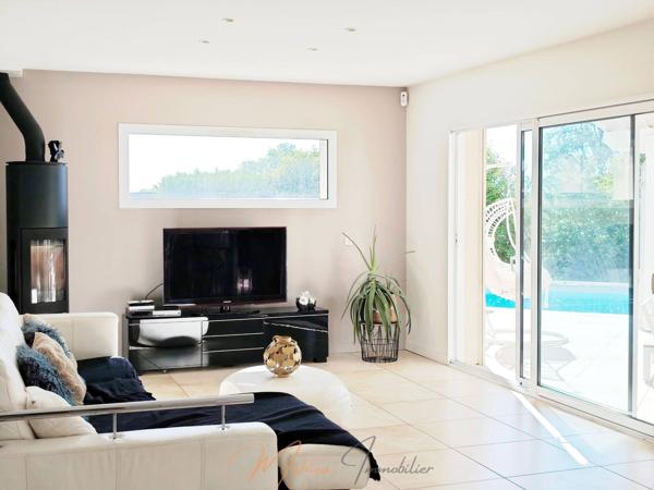 Maison 8 pièces 191m² à vendre à Échenevex 01170 À VENDRE – ÉCHENEVEX – MAISON FAMILIALE DE 191 M² DANS UN CADRE CHAMPÊTRE AVEC PISCINE CHAUFFÉE