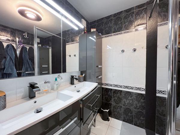 A vendre Maison Angers Lac de Maine avec vie de plain-pied, 4 chambres