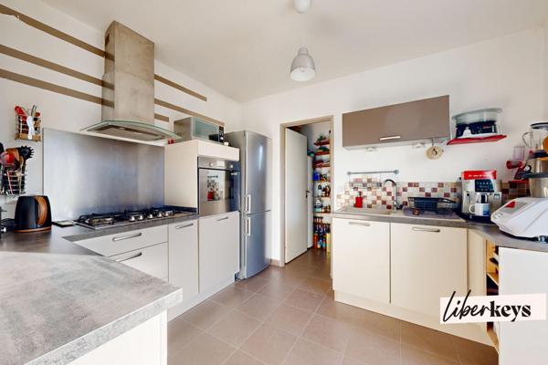 Maison familiale type 7 avec piscine, Monteux