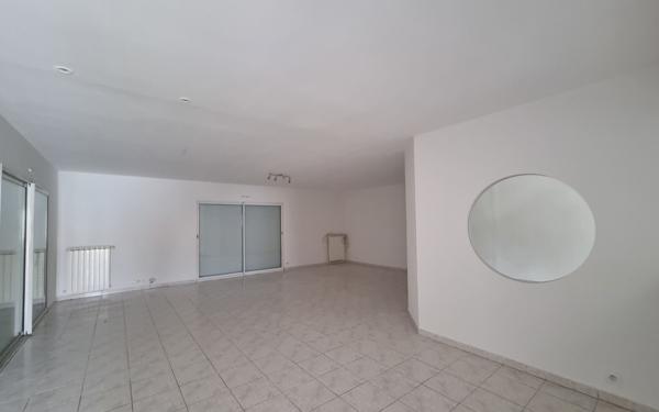 Maison à vendre    5 pièces •  Saint-Rogatien