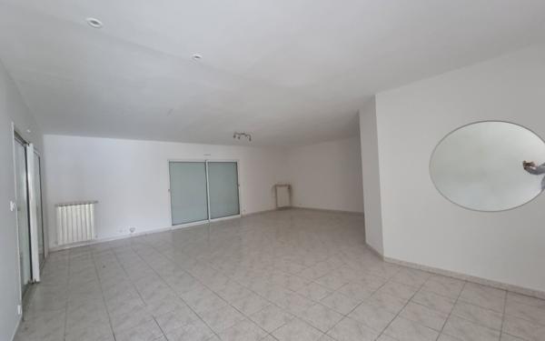 Maison à vendre    5 pièces •  Saint-Rogatien