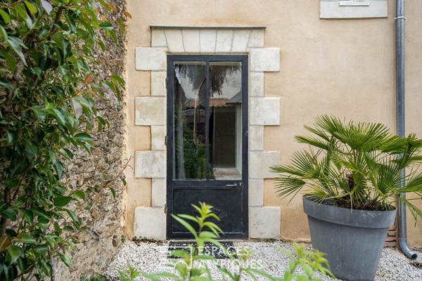 Maison de ville du XIXe siècle : Rénovation contemporaine et bureau indépendant