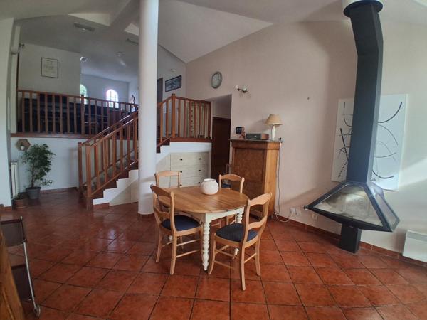 Villa 151 m² - 1238 m² - 4 ch + bureau - piscine