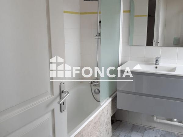 Location Appartement 3 pièces 70.48 m² - 19 AVENUE GERARD ANNEL Maulette 78550