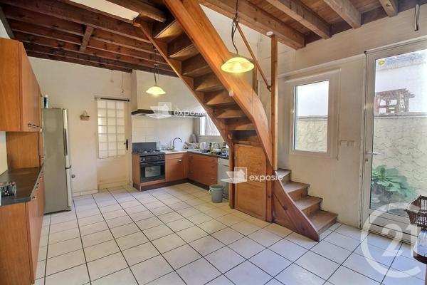 Maison à vendre  5 pièces - 121 m 2   BORDEAUX  - 33