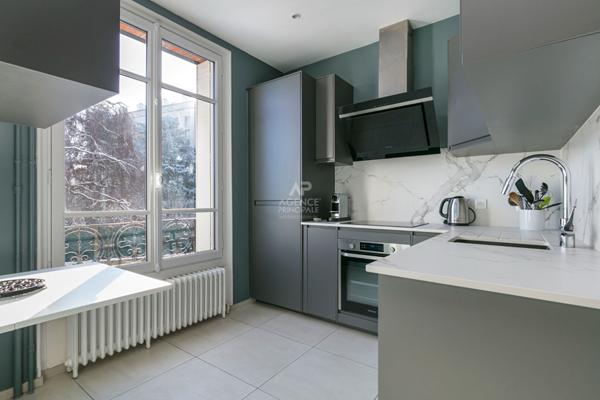 Versailles Montreuil Maison 7 pièces 167m² au sol sur parcelle de 300 m² environ avec garage €1 345 000 ** - Référence 26628