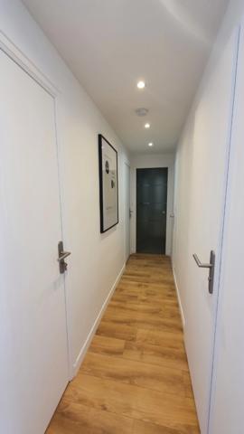 Finistère (29) – À vendre à Quimper Ouest : appartement T5 meublé en colocation de 91,07 m² habitables avec cave.