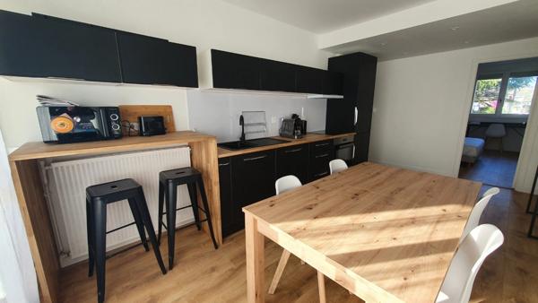 Finistère (29) – À vendre à Quimper Ouest : appartement T5 meublé en colocation de 91,07 m² habitables avec cave.