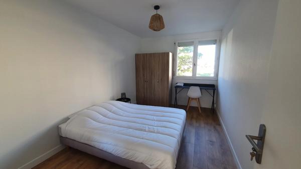 Finistère (29) – À vendre à Quimper Ouest : appartement T5 meublé en colocation de 91,07 m² habitables avec cave.