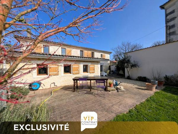 Maison de caractère à Triac Lautrait Exclusivité VIP réf 436237