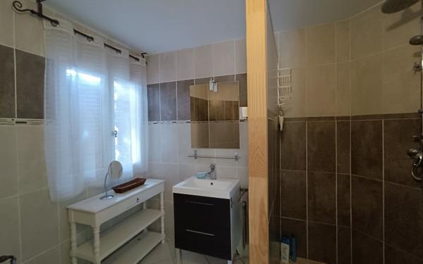 Maison à vendre    14 pièces •  Labastide-de-Virac