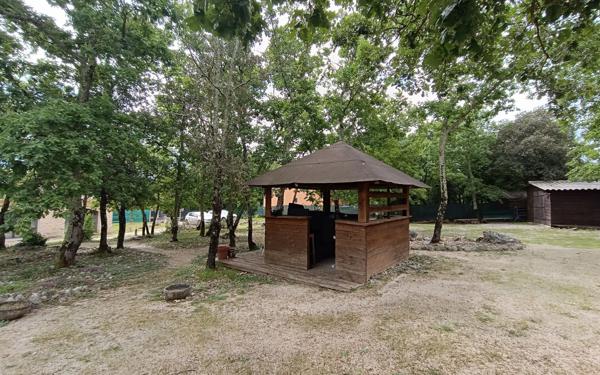 Maison à vendre    14 pièces •  Labastide-de-Virac