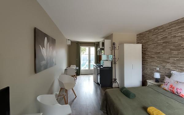 Maison à vendre    14 pièces •  Labastide-de-Virac