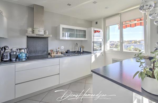 Dpt Rhône (69), Fontaines-sur-Saône – Appartement T4 de 73 m² avec balcon, 2 Chambres - Sans vis-à-vis, au 4ᵉ étage.