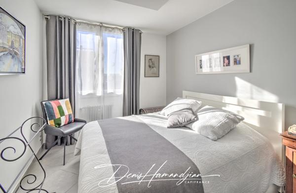 Dpt Rhône (69), Fontaines-sur-Saône – Appartement T4 de 73 m² avec balcon, 2 Chambres - Sans vis-à-vis, au 4ᵉ étage.