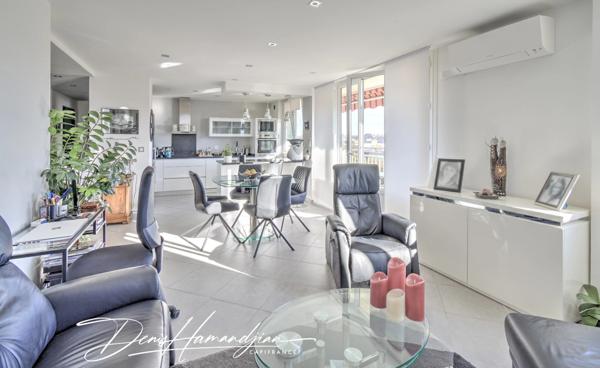 Dpt Rhône (69), Fontaines-sur-Saône – Appartement T4 de 73 m² avec balcon, 2 Chambres - Sans vis-à-vis, au 4ᵉ étage.