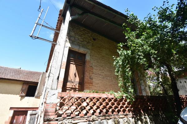 Dpt Lot et Garonne (47), à vendre DAMAZAN corps de ferme en pierres 275m2 maison, grange, maison de palefrenier