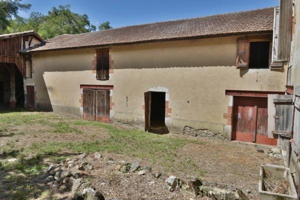 Dpt Lot et Garonne (47), à vendre DAMAZAN corps de ferme en pierres 275m2 maison, grange, maison de palefrenier
