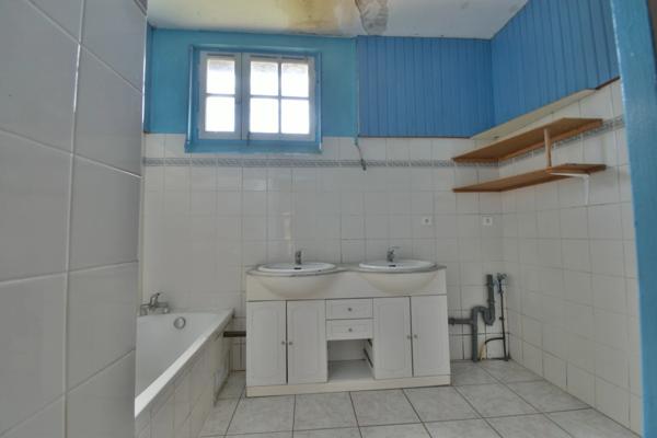Dpt Lot et Garonne (47), à vendre DAMAZAN corps de ferme en pierres 275m2 maison, grange, maison de palefrenier