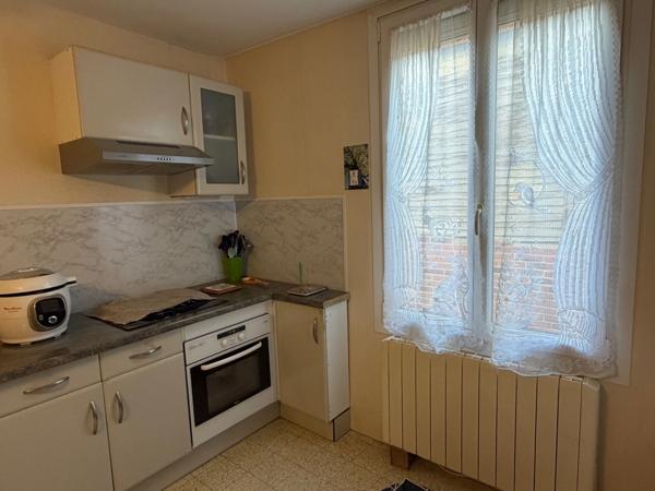 MAISON DE VILLAGE AVEC DÉPENDANCES - GRAND POTENTIEL