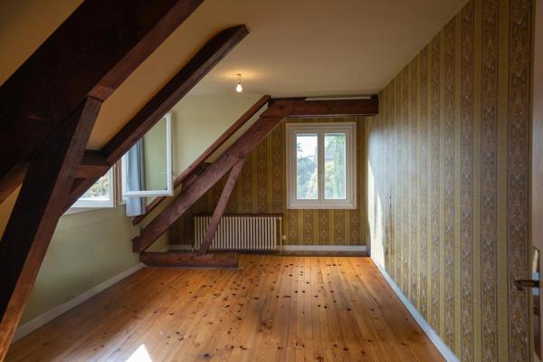 avec une vue des Alpes à Lyon, à vendre maison d'environ 223 m2 sur un terrain de 892 m2 BEYNOST (01)