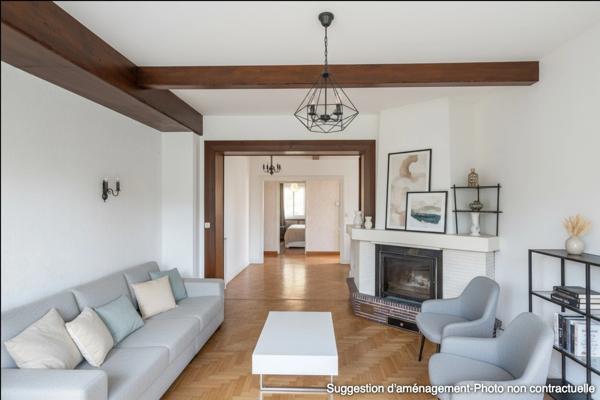 avec une vue des Alpes à Lyon, à vendre maison d'environ 223 m2 sur un terrain de 892 m2 BEYNOST (01)