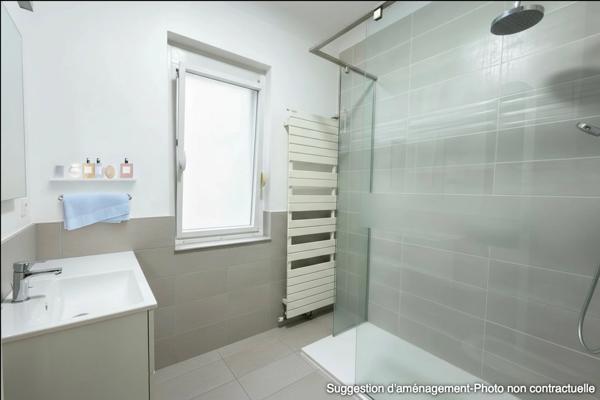 avec une vue des Alpes à Lyon, à vendre maison d'environ 223 m2 sur un terrain de 892 m2 BEYNOST (01)
