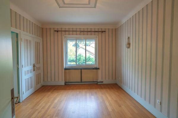 avec une vue des Alpes à Lyon, à vendre maison d'environ 223 m2 sur un terrain de 892 m2 BEYNOST (01)