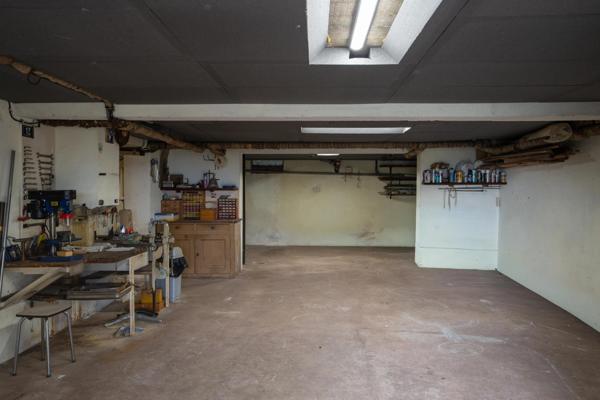 avec une vue des Alpes à Lyon, à vendre maison d'environ 223 m2 sur un terrain de 892 m2 BEYNOST (01)