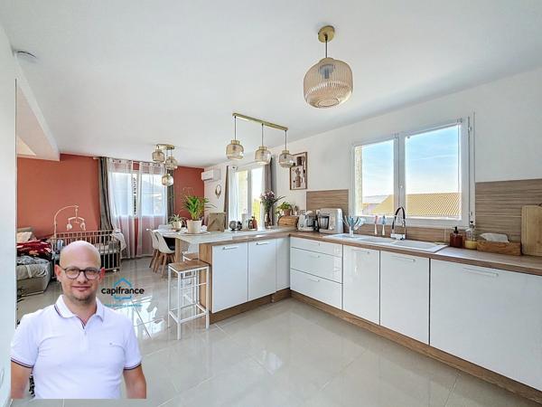 Maison à vendre 5 pièces SAINT JEAN D'AVELANNE (38) sur 950m2 de terrain clos.