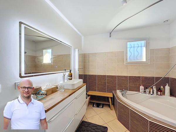 Maison à vendre 5 pièces SAINT JEAN D'AVELANNE (38) sur 950m2 de terrain clos.