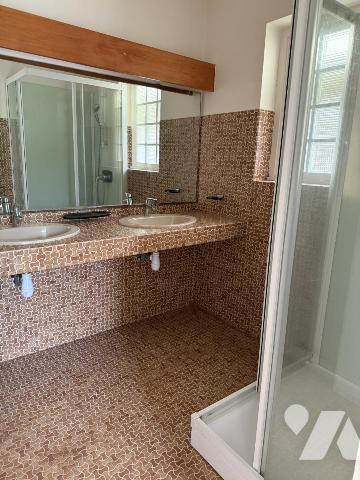 A VENDRE-MAISON VANNES Conleau terrain de 2118 m2 divisible