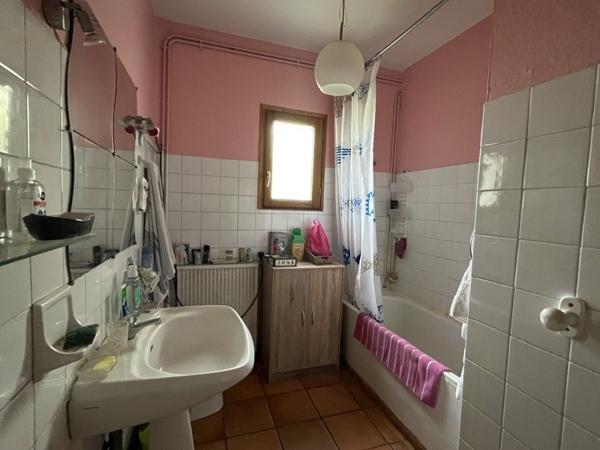 Maison à louer |  Ménesplet |  3 pièces | 137 m²