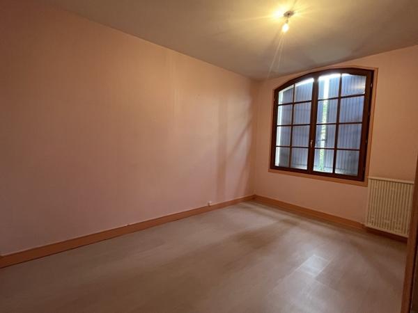 Maison à louer |  Ménesplet |  3 pièces | 137 m²