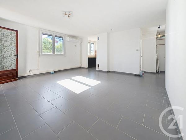 Appartement T3 à vendre  3 pièces - 70,30 m 2   BEZIERS  - 34