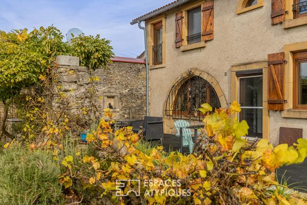 Ancien corps de ferme transformé et sa grange à 20 minutes de Metz