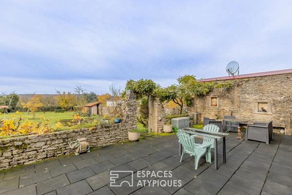 Ancien corps de ferme transformé et sa grange à 20 minutes de Metz
