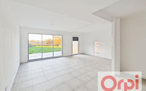 Maison à vendre    4 pièces •  Grenade